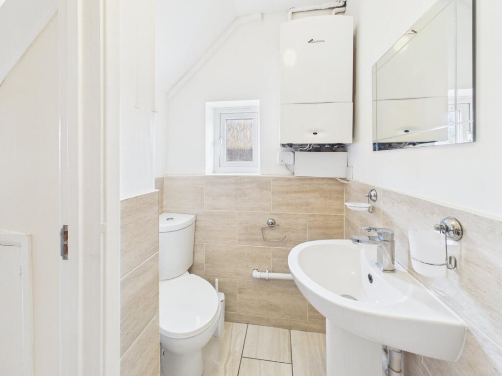 House in Eton Wick, New Town, Windsor and Maidenhead - View 5