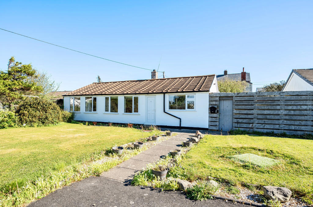 Main image of property: Cantref, Tywyn, Gwynedd, LL36