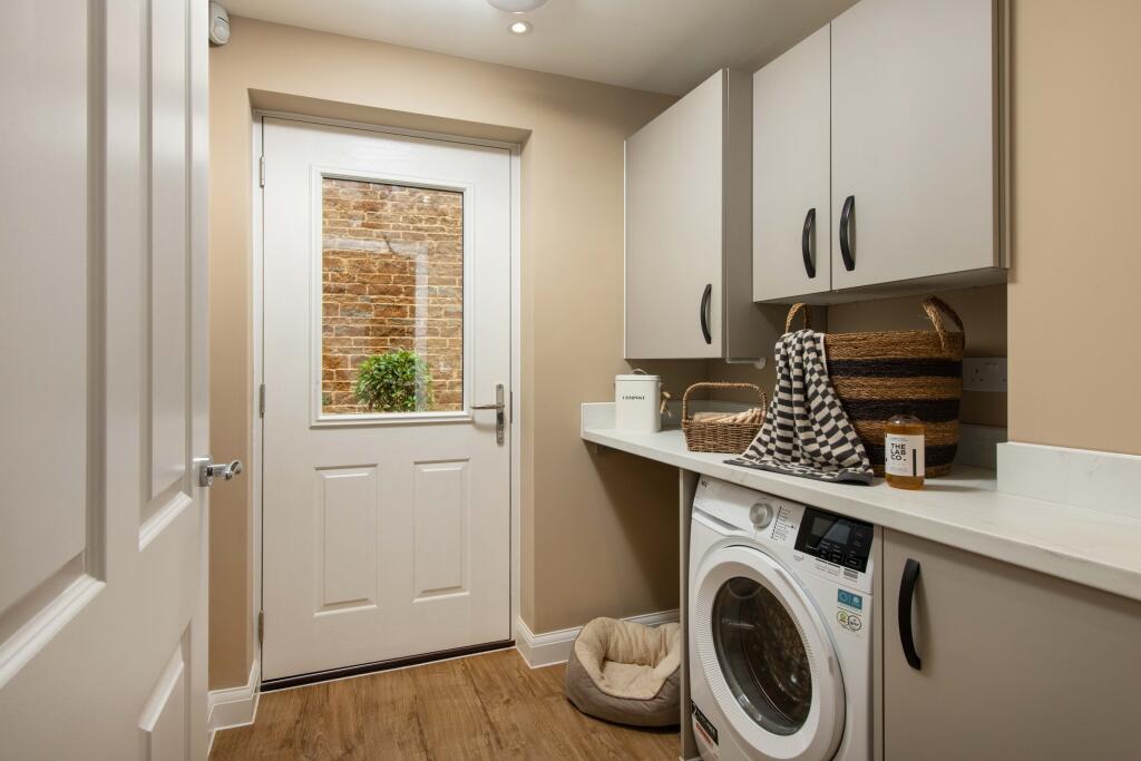 Peter De Stapleigh Way,
Stapeley, 
Nantwich, 
Cheshire, 
CW5 7TU photo 4