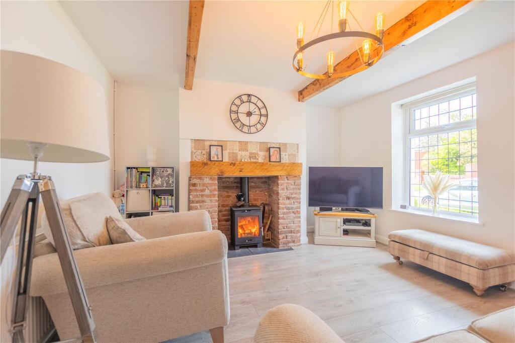 Shaw Road, Thornham, Rochdale, Greater Manchester, OL16 photo 3