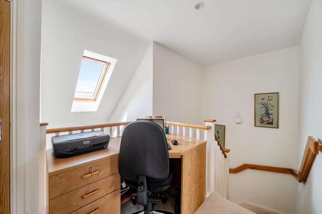 House in Southampton - More
