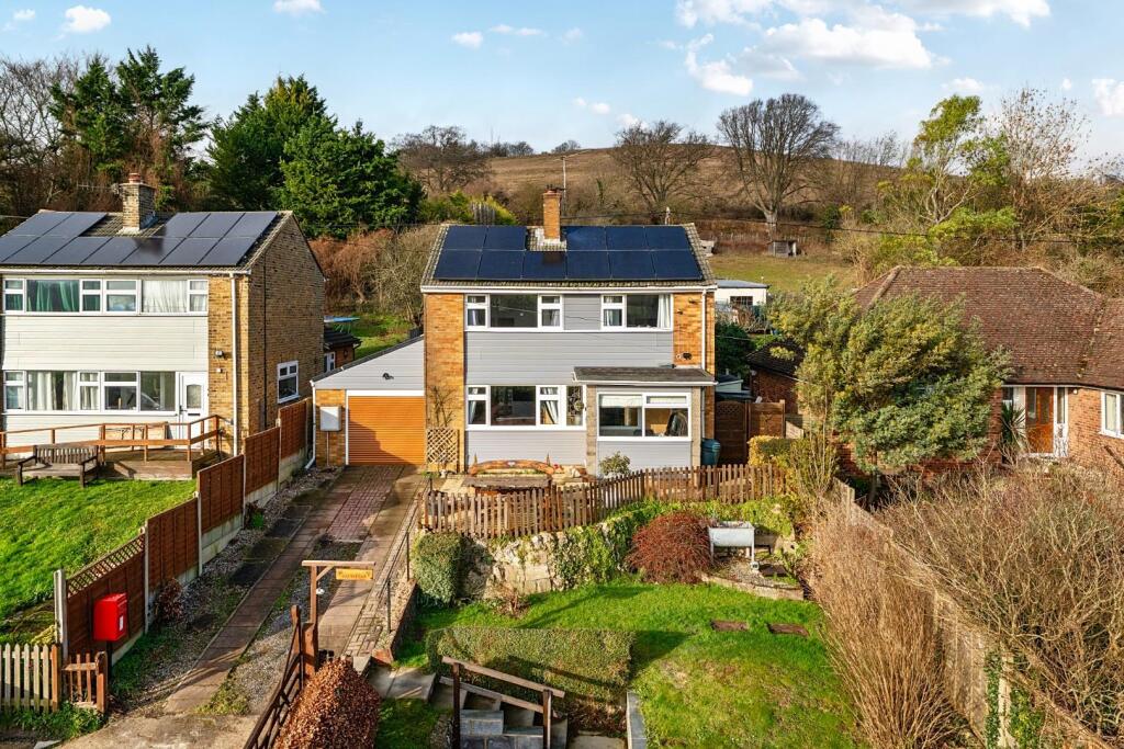 Main image of property: Canterbury Road, Bilting, Ashford TN25 4HE