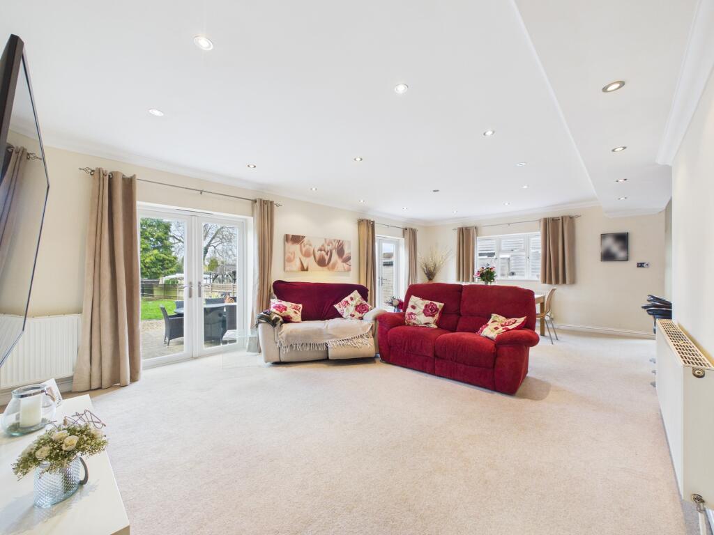 Hillside, Horsham photo 3