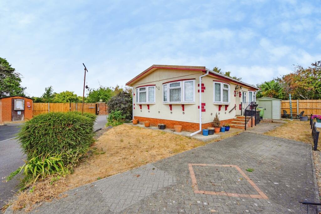 Main image of property: Hillcrest Park, Manor Road, Woodside, Luton, LU1