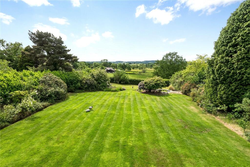 Lees Lane, Wilmslow, Cheshire, SK9 photo 2