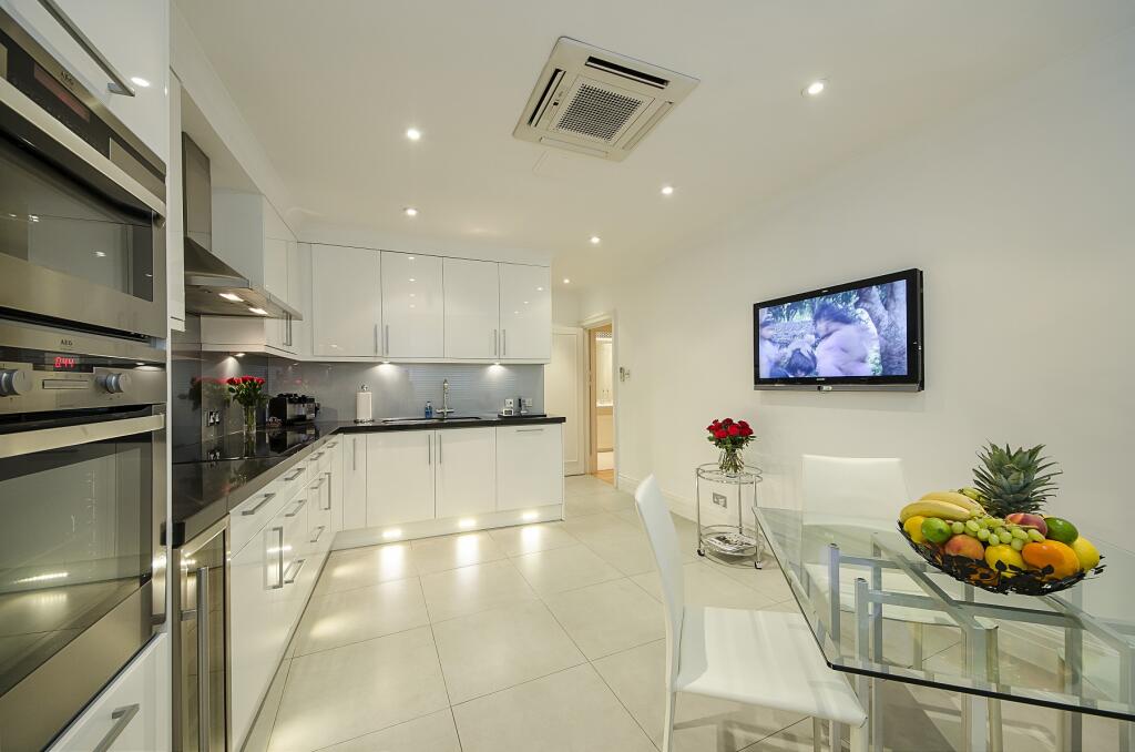 4 bedroom flat for rent
