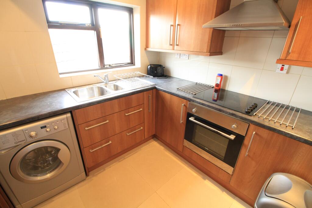 Apartment in Nottingham, Carrington - View 5