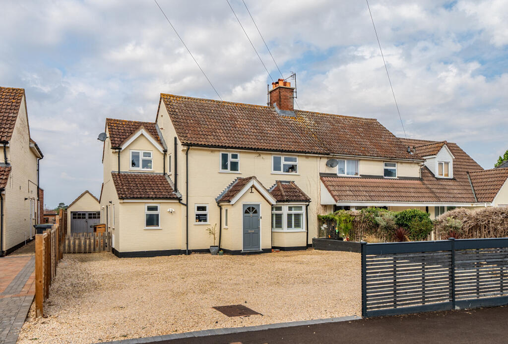 Main image of property: Oak Lane, Bredon, Tewkesbury, Worcestershire, GL20