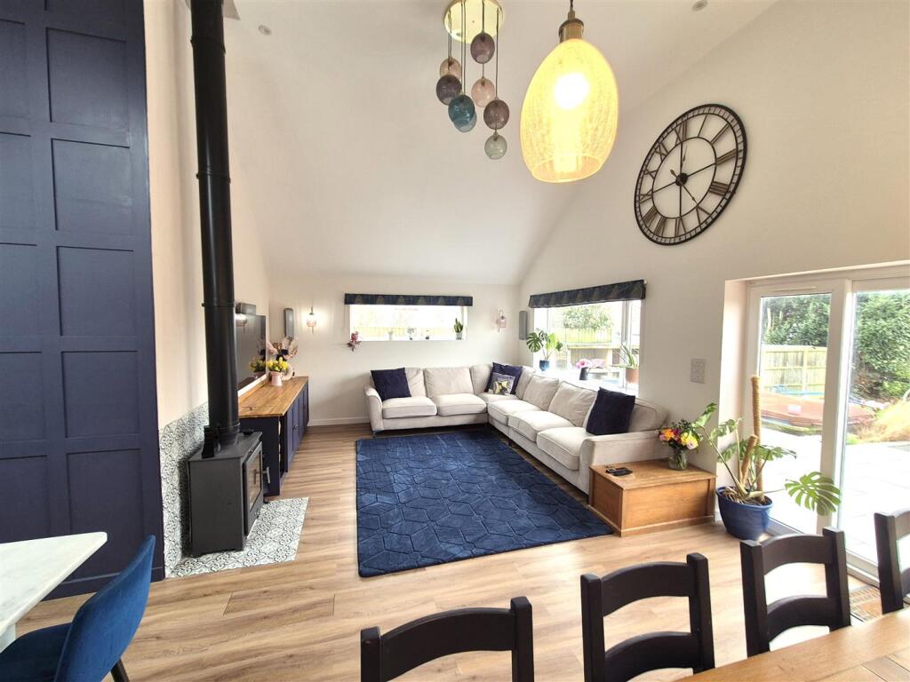 House in Poole, Alderney - More