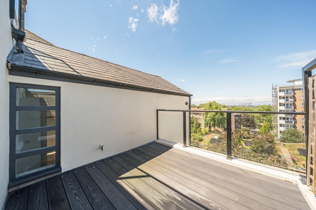 Apartment in London - More