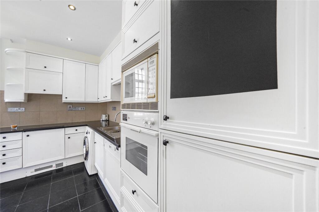 Apartment in London - View 2