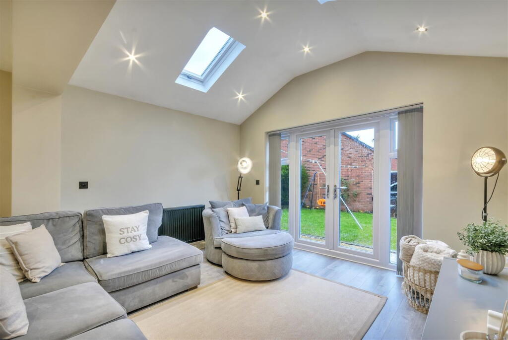 Cottams Meadow, Morda, Oswestry, SY10 9FH photo 2