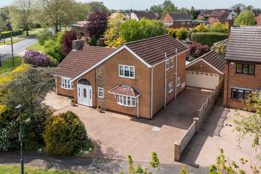 Main image of property: Slade Close, Nuneaton, CV11