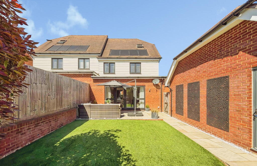 Main image of property: Vantage Copse, Bursledon, Southampton, Hampshire, SO31