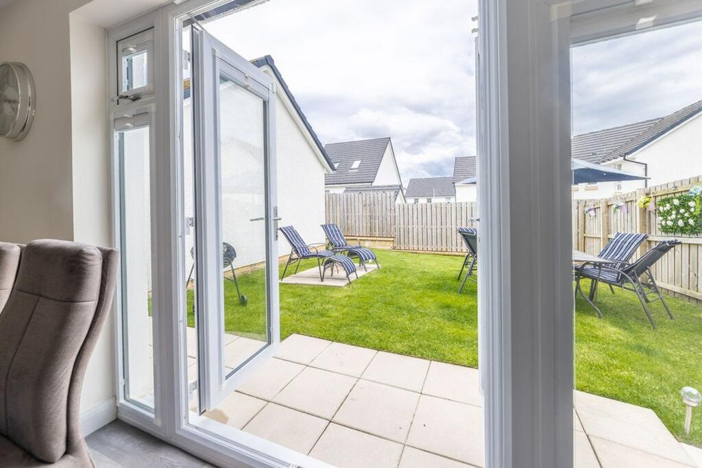 House in Brookfield, Merchiston, Renfrewshire - More