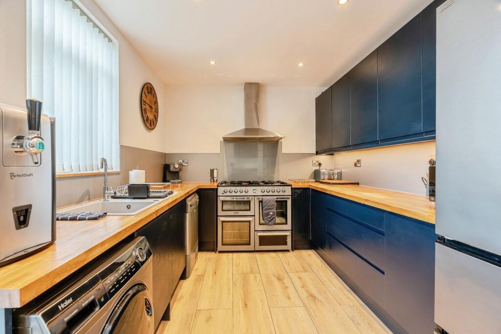 House in Pendle, Nelson - More