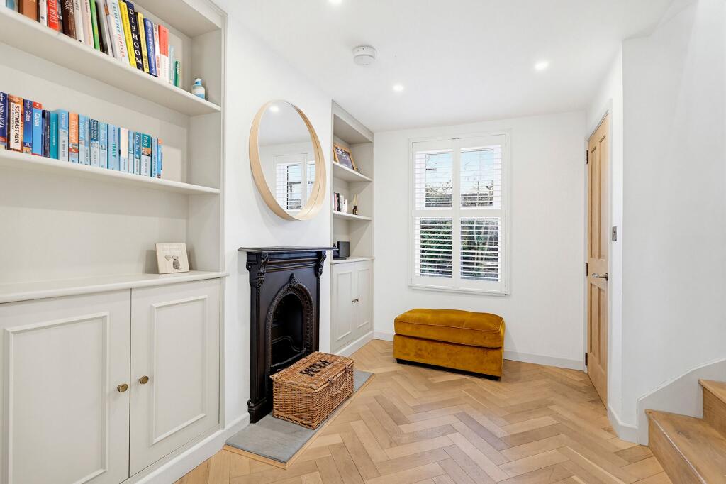 House in Elmbridge, Surrey - View 4