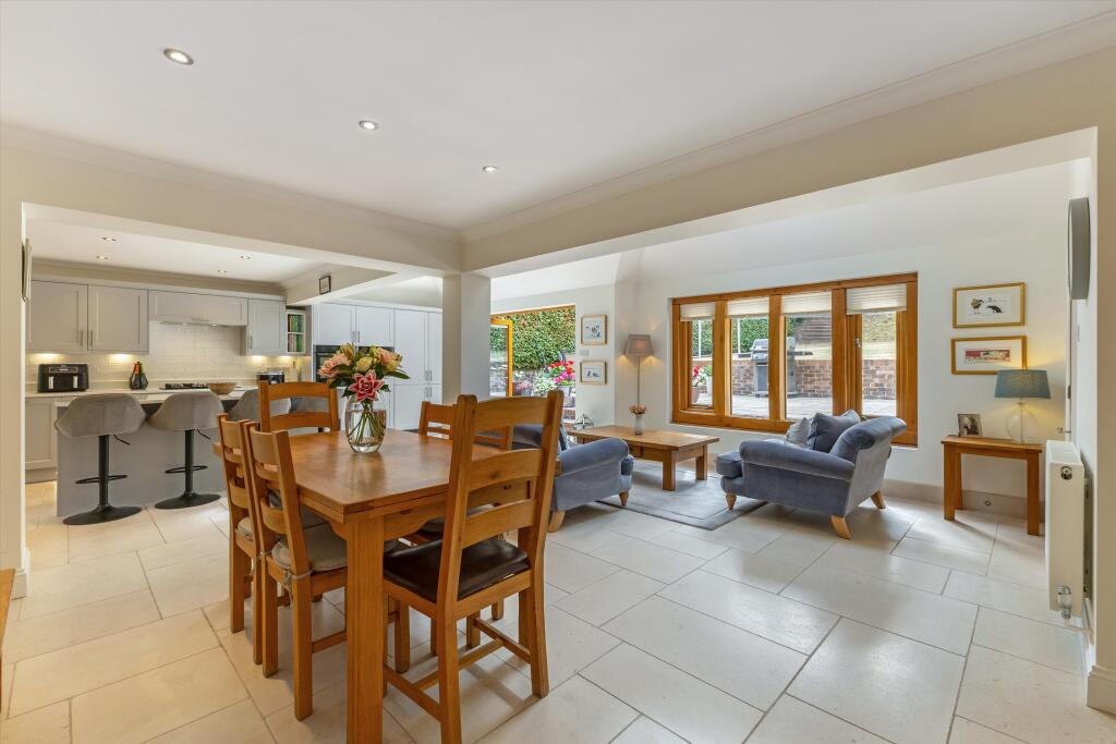 House in Winchester, Wonston - More