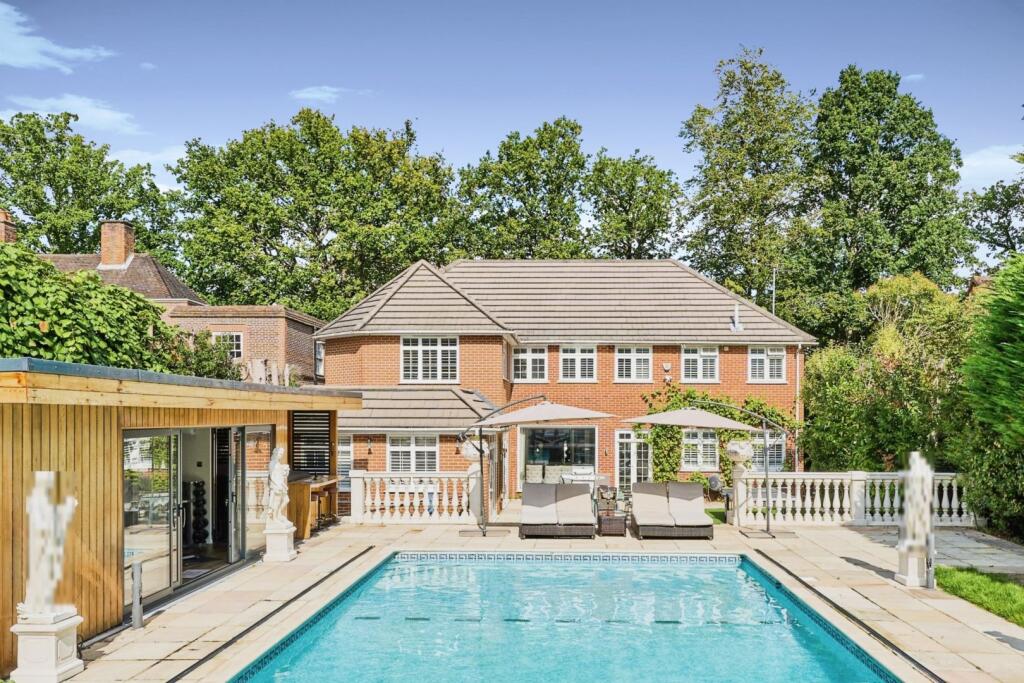 Main image of property: Queens Road, Walton-on-Thames, KT12