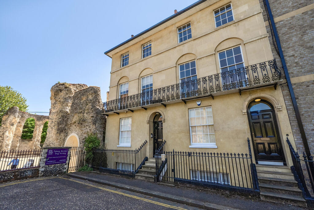 Main image of property: Abbots Walk, Reading, Berkshire, RG1