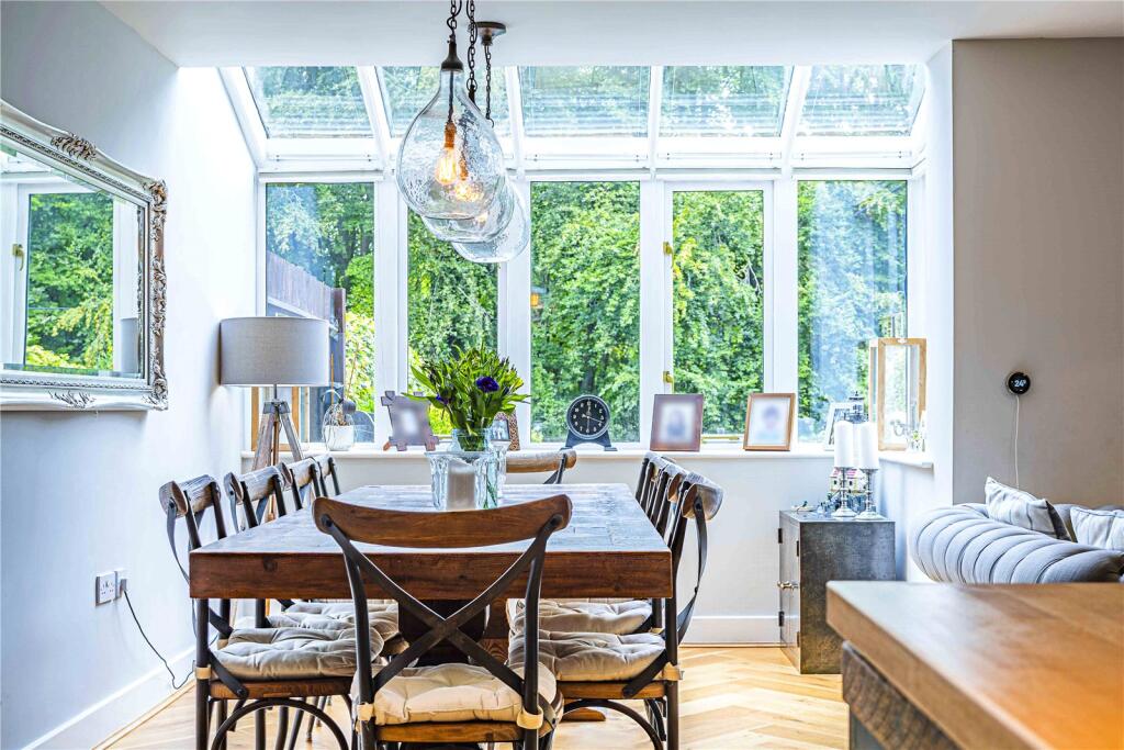 House in Dacorum, Chiltern Park, Berkhamsted - More