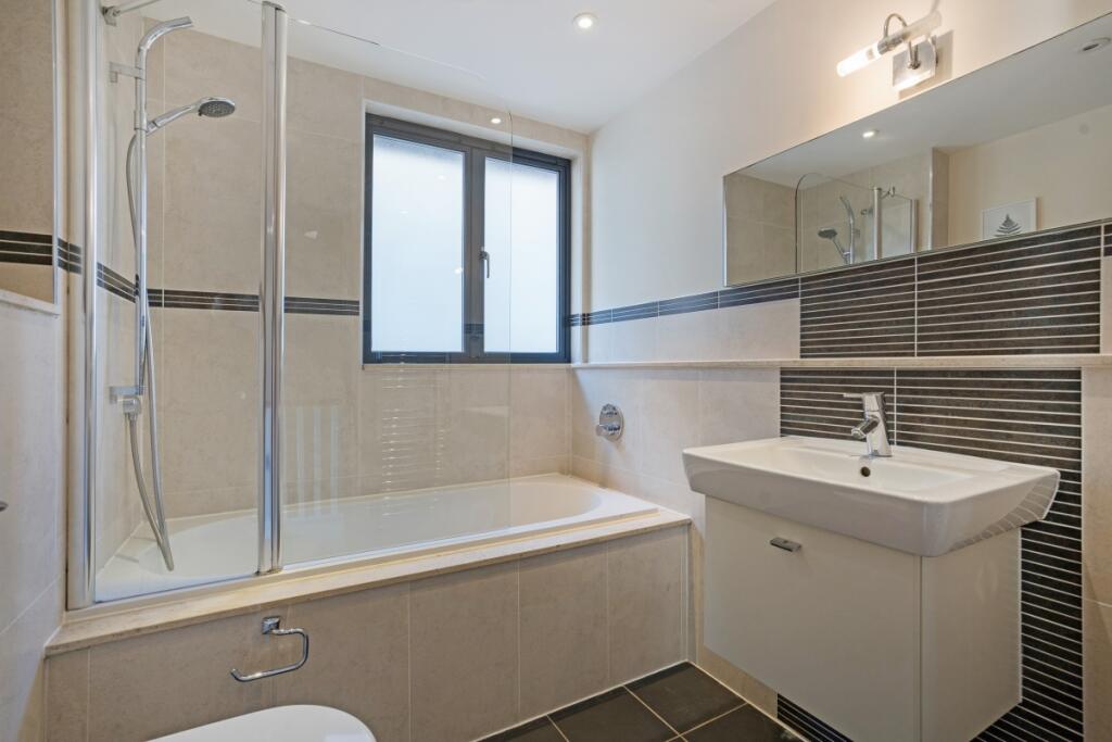 House in Bath - View 5