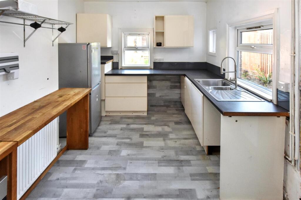 House in Tunbridge Wells, Kent - View 4