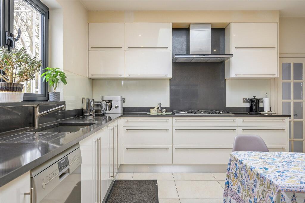 House in London - View 3