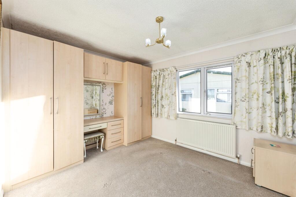 House in Wakefield - View 5