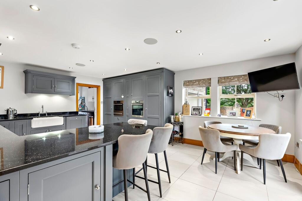 Sheriff Lane, Bingley, BD16 photo 4