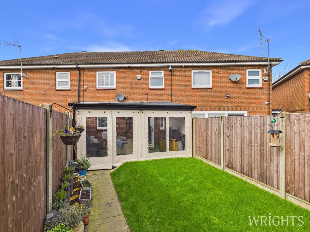 House in Welwyn Hatfield, Hertfordshire - View 2