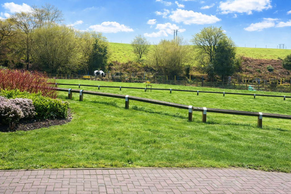 Mill Brook Meadow, Stourbridge, Kinver, West Midlands, DY7 6FD photo 3