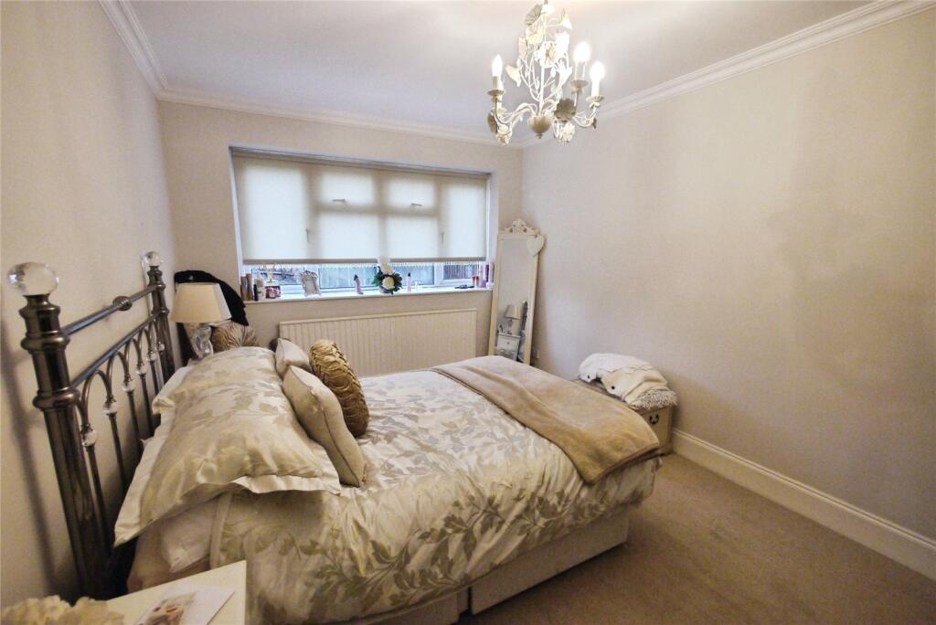 Apartment in Brentwood, Essex - View 5
