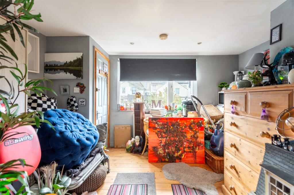 House in Brighton - More