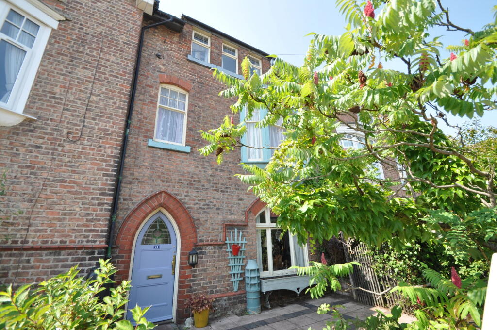 House in Wirral, Liverpool City Region - View 4