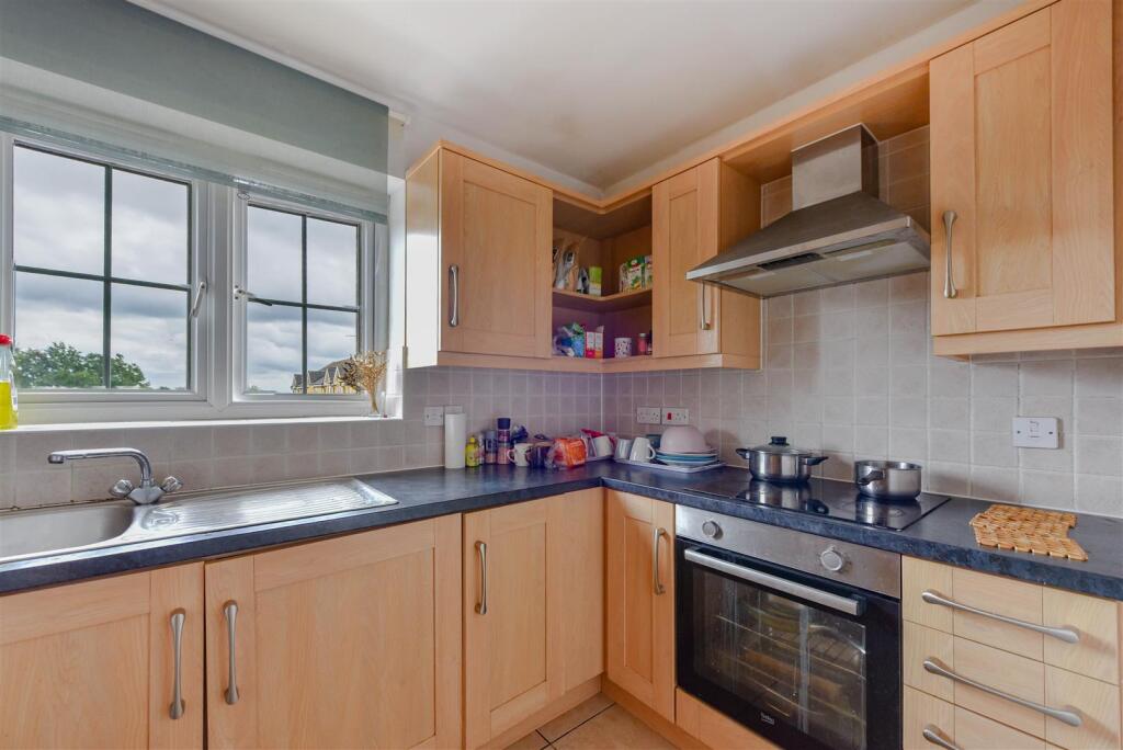 Apartment in Milton Keynes - View 3