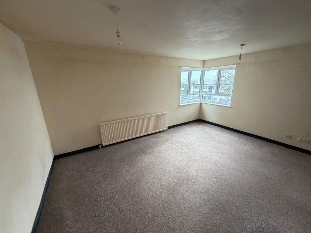 34 Waldon Point St. Lukes Road South, Torquay, Devon, TQ2 5YE photo 3