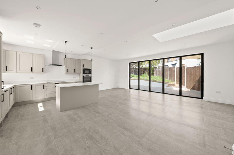 House in Southall - View 4