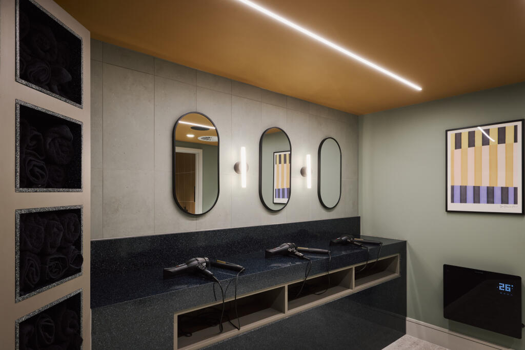 Additional image 11 of McLaren, 46 The Priory Queensway, Birmingham, West Midlands, B4