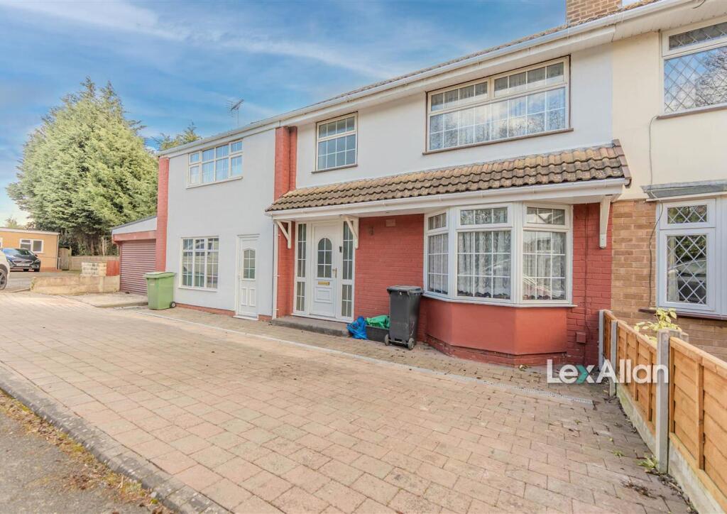 5-bed semi-detached on Marlow Close, Dudley, £350,000
