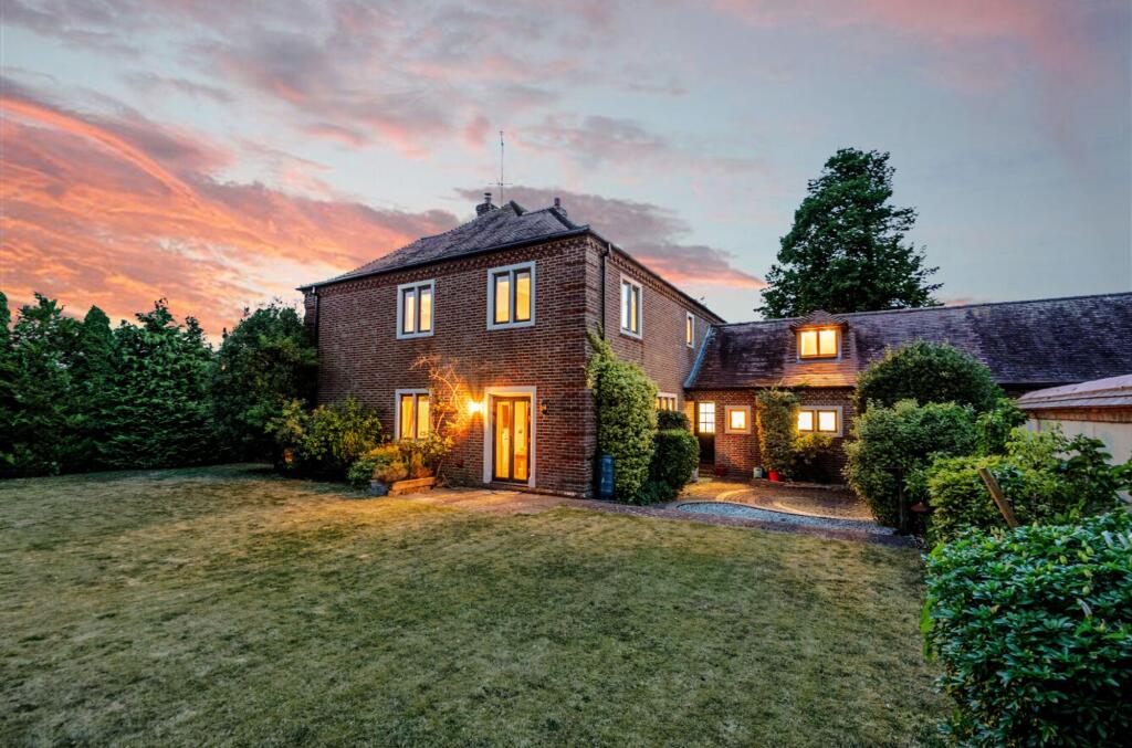 Main image of property: 41 Salisbury Road, Amesbury, SP4