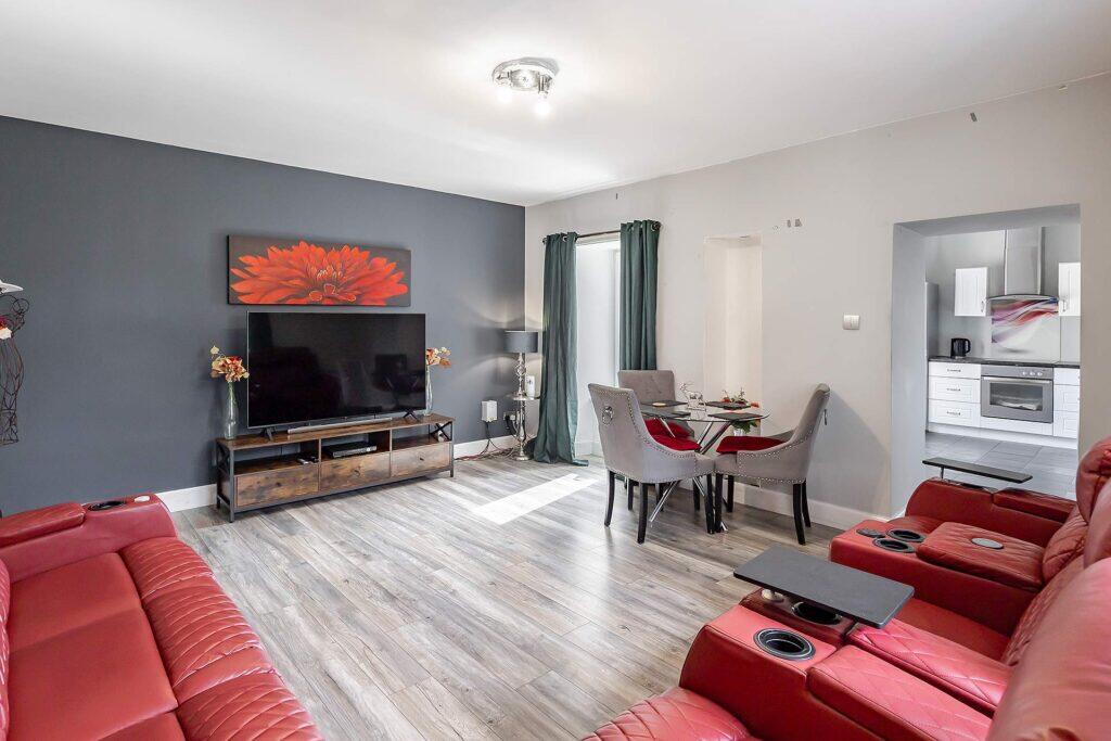 House in Longridge, West Lothian - View 5
