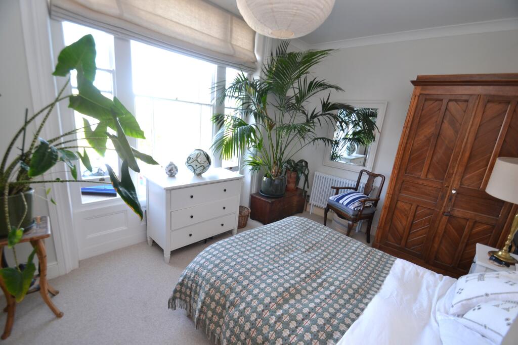 Woodside Court, West Hill Road, Ryde - More