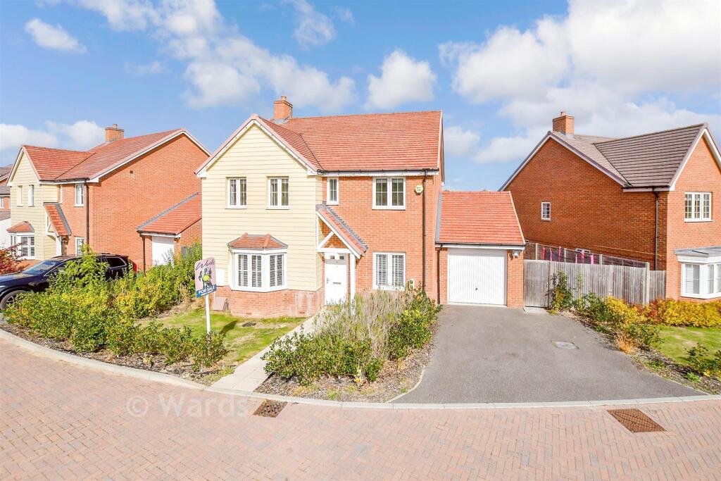 4-bed detached on Maddocks Close, Paddock Wood, Tonbridge, Kent, £429,500