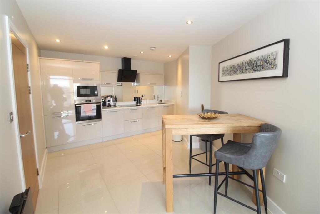 Main image of property: Altolusso, Bute Terrace, Cardiff, CF10 2FH