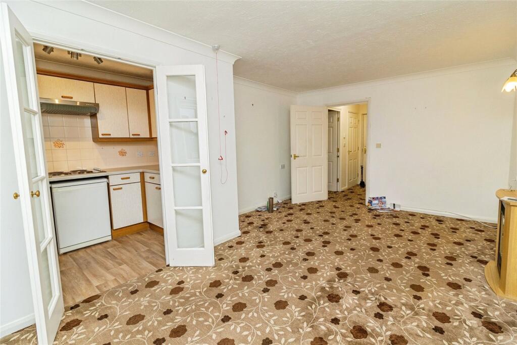 Hamilton Court, Lammas Walk, Leighton Buzzard, Bedfordshire, LU7 - View 3