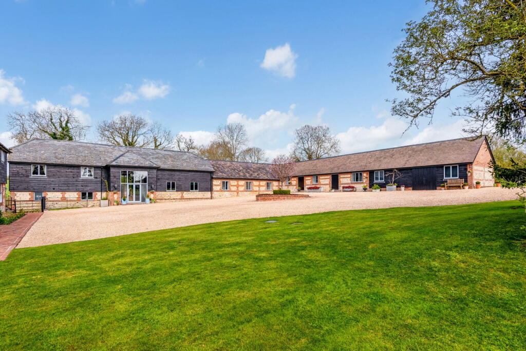 House in Winchester, Morestead, Owslebury - More