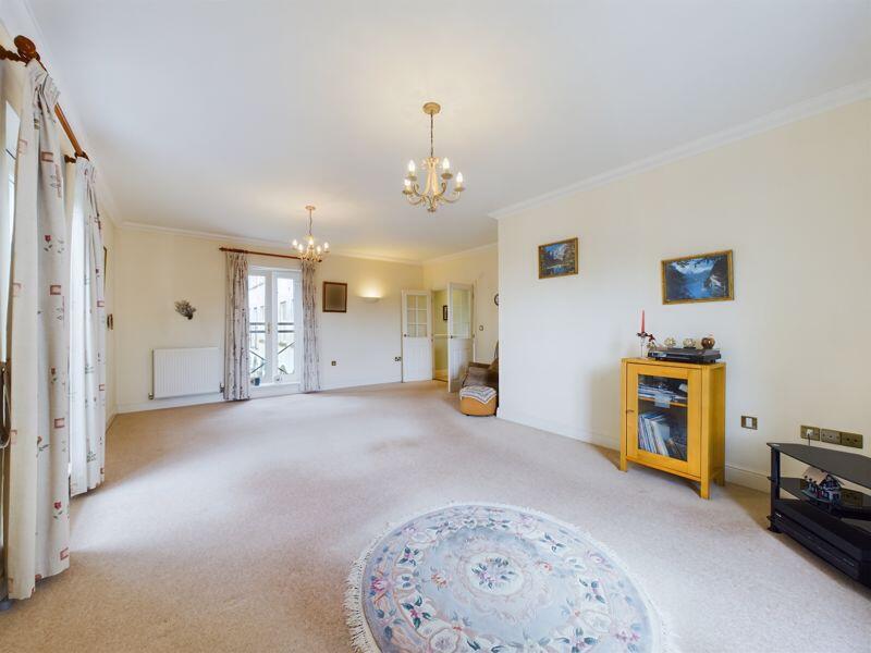 Coldstream Road, The Village, Caterham photo 2