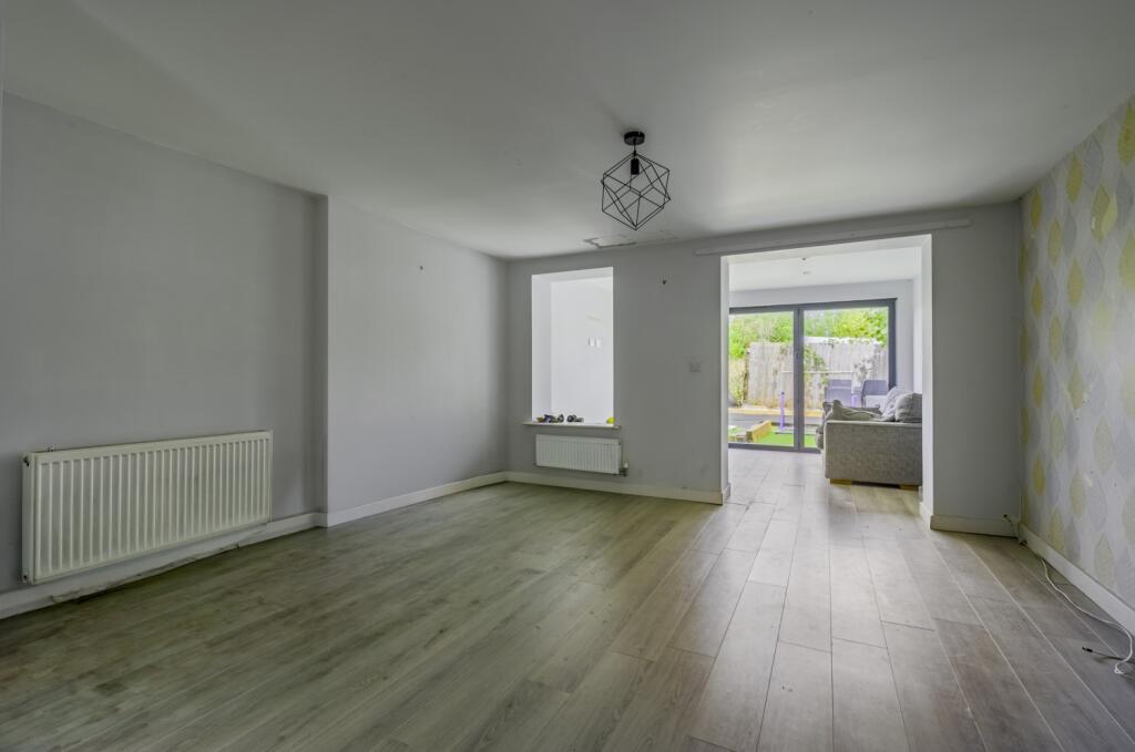 House in Gloucester - View 5