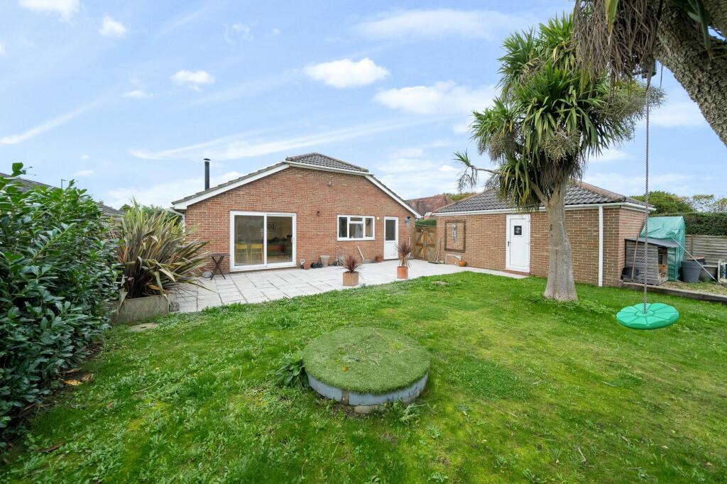 4-bed detached on Havant Road, Hayling Island, PO11, £525,000